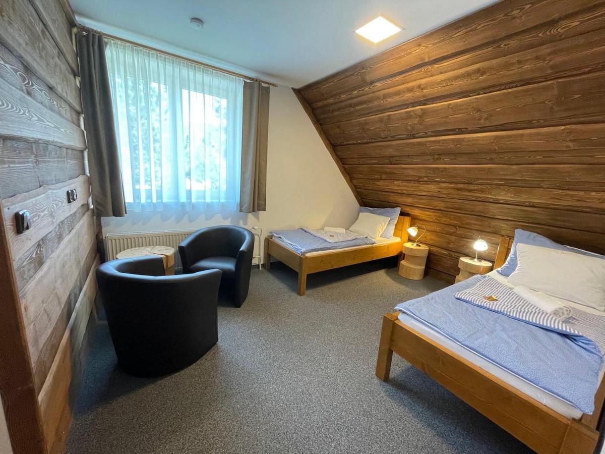 Hotel Kristian Kubova Huť المظهر الخارجي الصورة