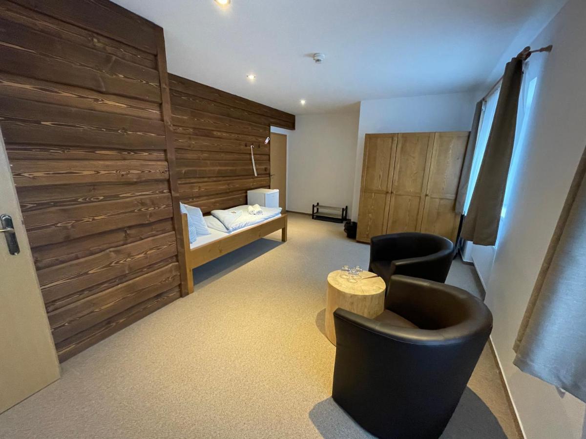 Hotel Kristian Kubova Huť المظهر الخارجي الصورة