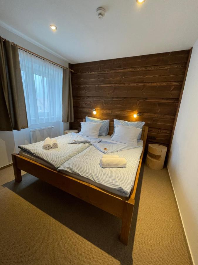 Hotel Kristian Kubova Huť المظهر الخارجي الصورة