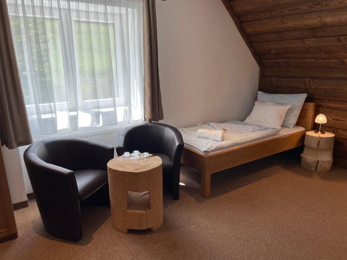Hotel Kristian Kubova Huť المظهر الخارجي الصورة