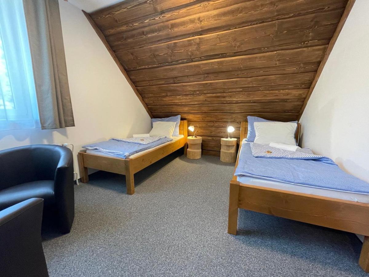 Hotel Kristian Kubova Huť المظهر الخارجي الصورة