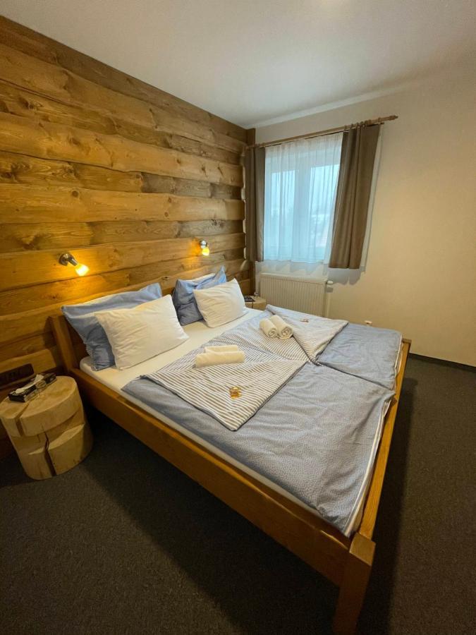 Hotel Kristian Kubova Huť المظهر الخارجي الصورة