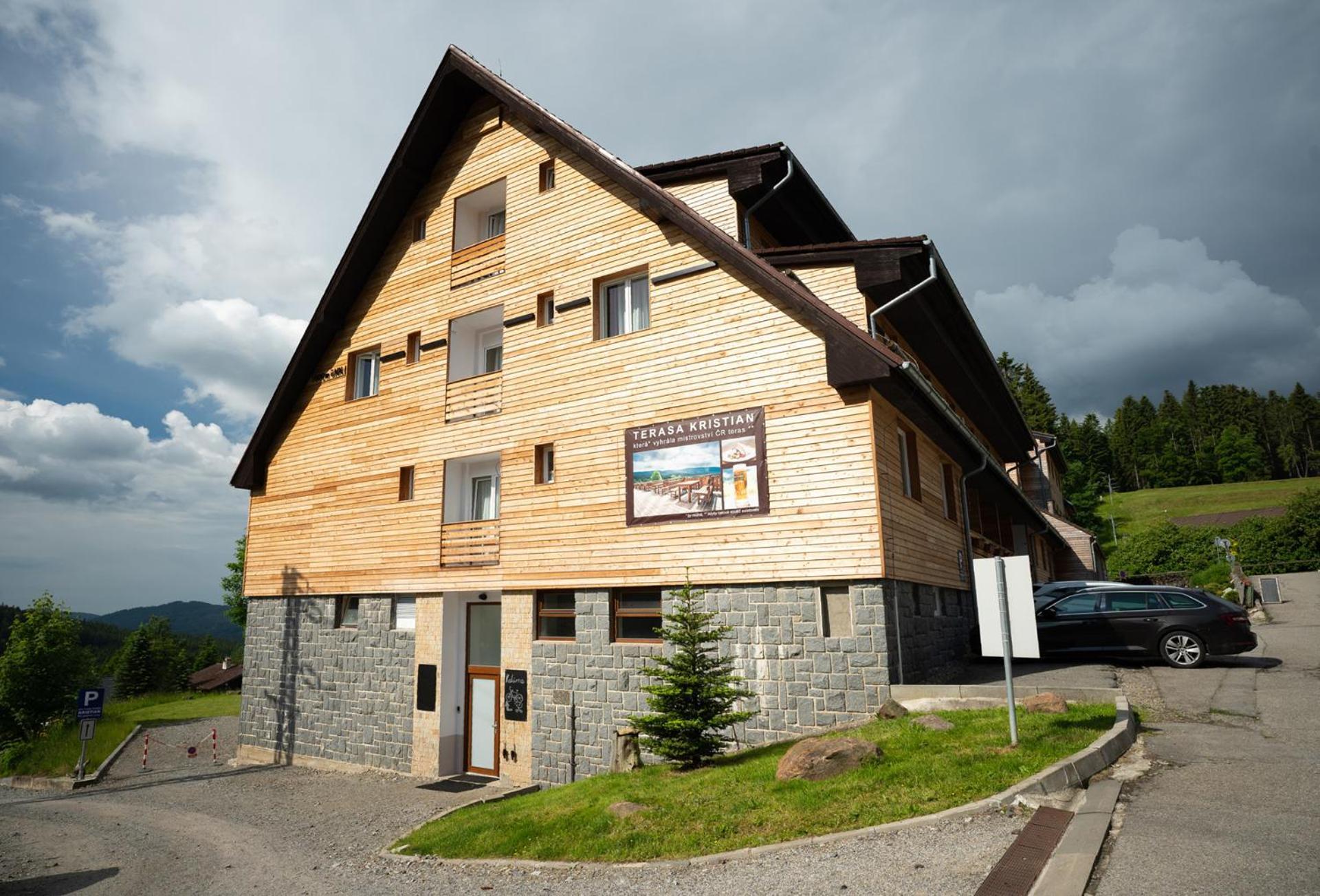 Hotel Kristian Kubova Huť المظهر الخارجي الصورة