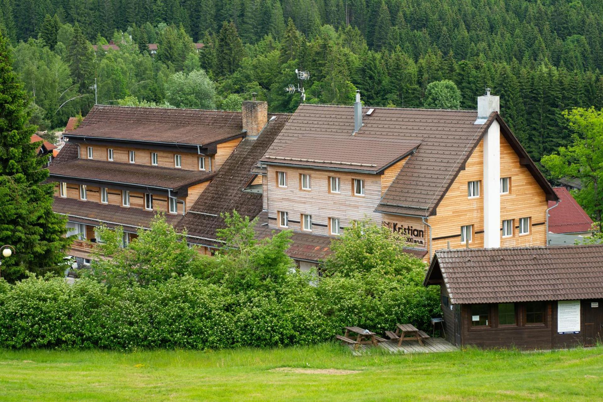 Hotel Kristian Kubova Huť المظهر الخارجي الصورة